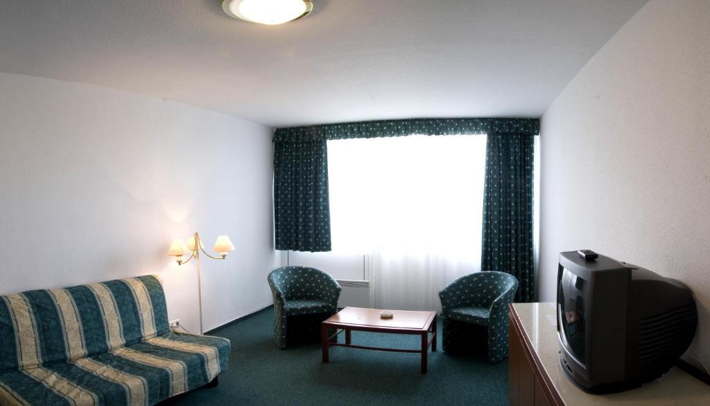 Riviera Park Hotel Balatonfoldvar Exterior foto
